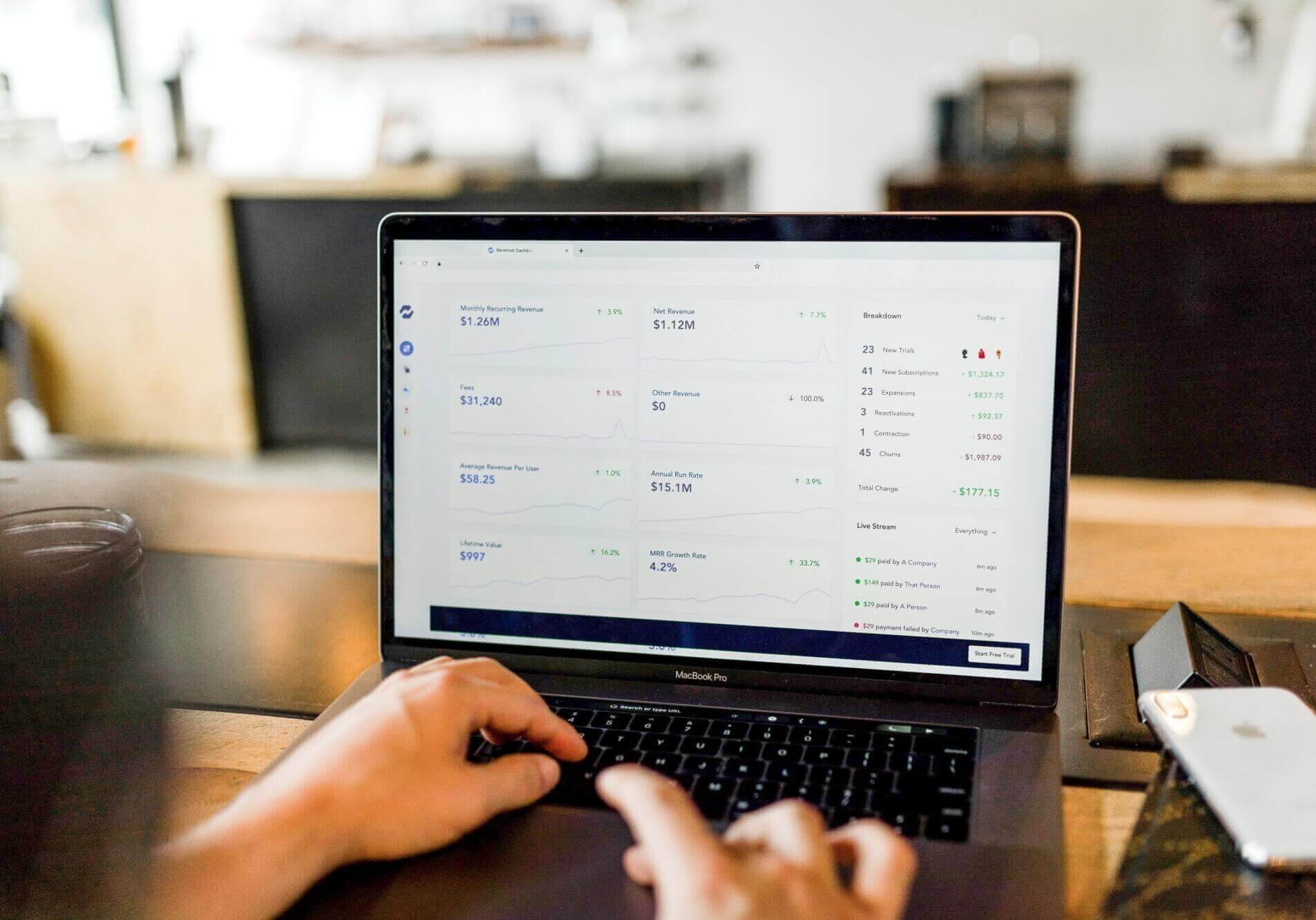 4-critical-mistakes-people-make-with-their-bookkeeping-1